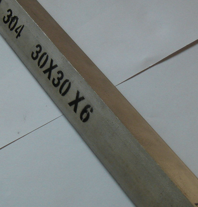 ASTM 304 HRAP, Hot Formed Stainless Steel Angle Bar For Shipping, Architecture BCSA-1 Black, Pickling, Polishing