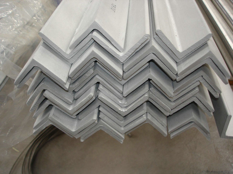 ASTM 304 HRAP, Hot Formed Stainless Steel Angle Bar For Shipping, Architecture BCSA-1 Black, Pickling, Polishing