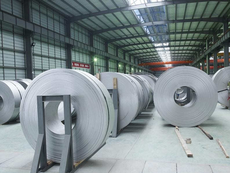 DIN17460 DIN17441 304 316 430 Hot Rolled Stainless Steel Coil , Thin Thick 0.15mm