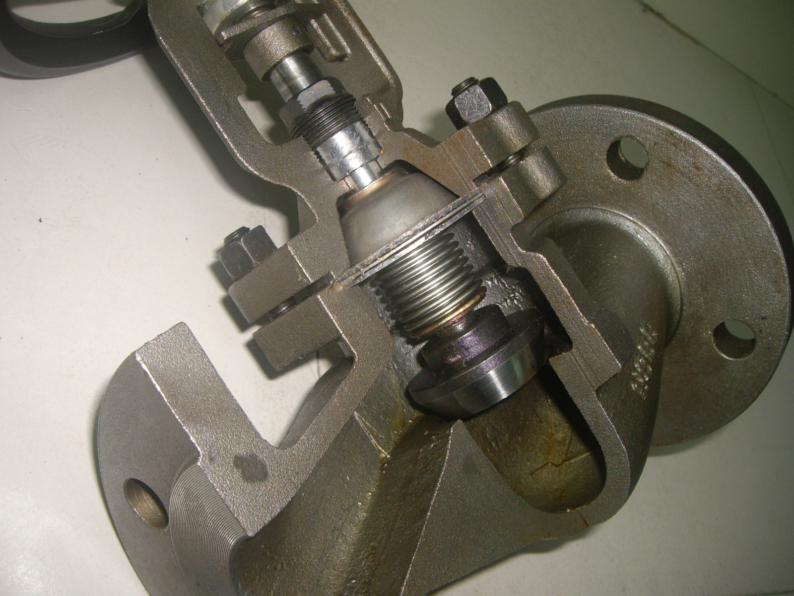 Bellows Sealed Carbon Steel Flanged Globe Valve 2